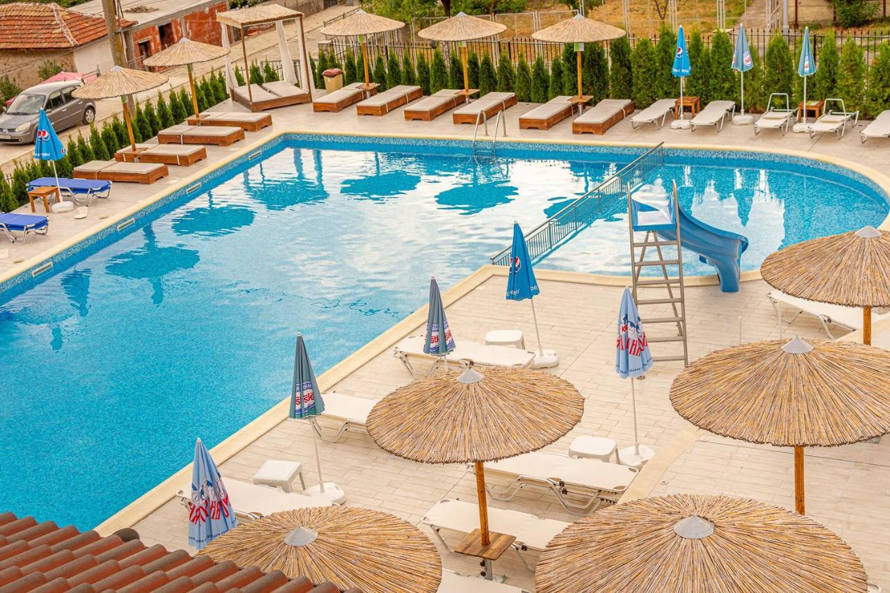 Eco Hotel Momata Kolarovo Exteriér fotografie